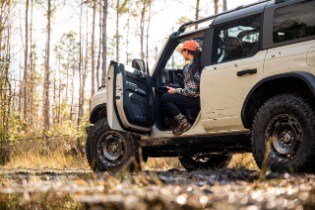 2022 Ford Bronco® Everglades™ Desert Sand 